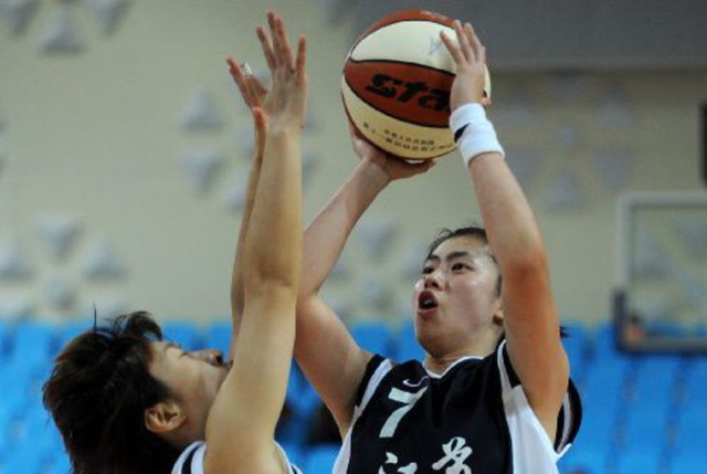 边路压线牵 边路压线牵