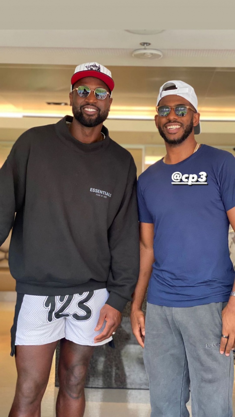 双方队员在 双方队员在